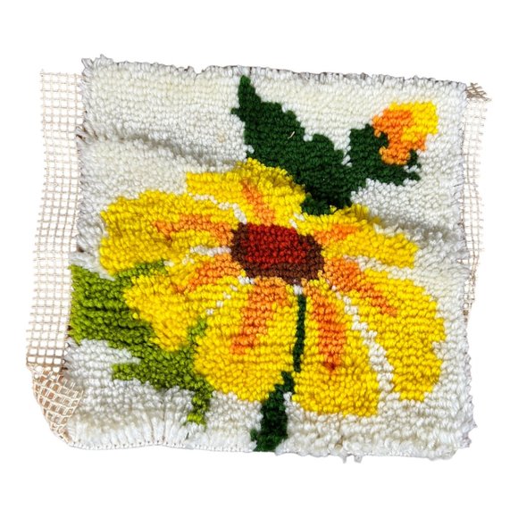 Sunflower Latch Hook Pillow Cover - Picture 1 of 4